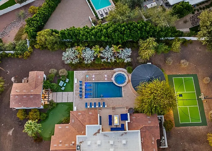Paradise Valley Manor Pool, Spa, Pickleball, Views