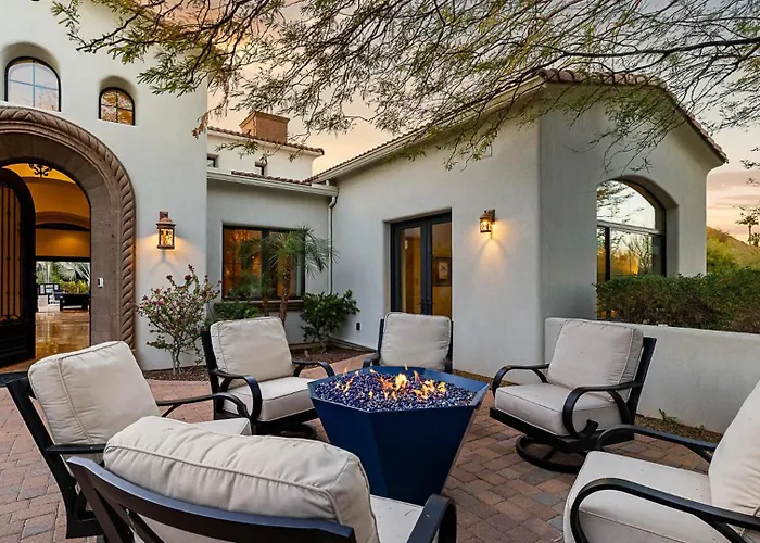 Paradise Valley Manor Pool, Spa, Pickleball, Views Holiday home *