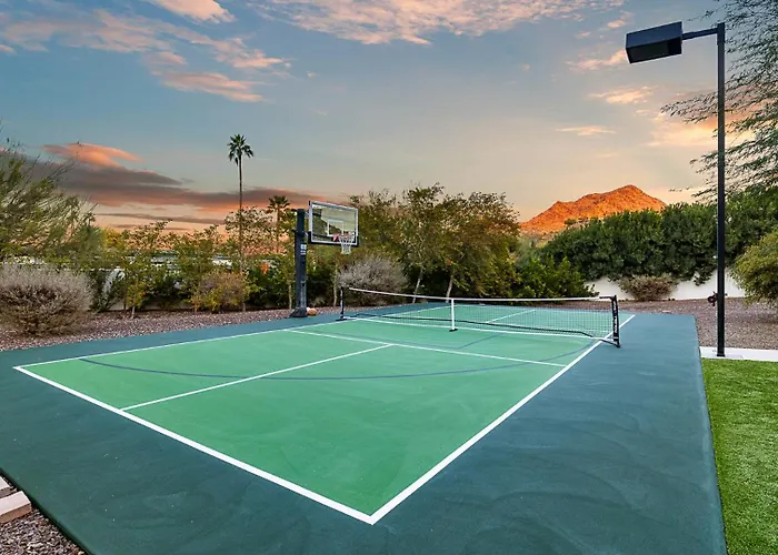 Paradise Valley Manor Pool, Spa, Pickleball, Views Holiday home Scottsdale