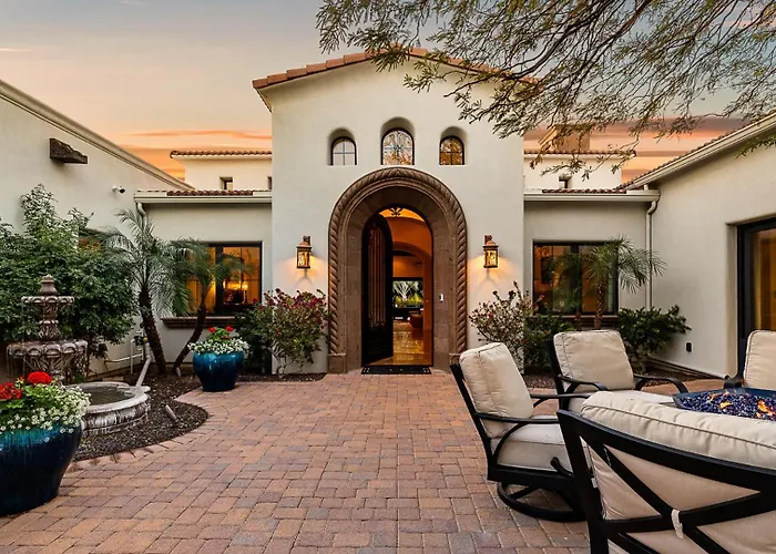 Holiday home Paradise Valley Manor Pool, Spa, Pickleball, Views Scottsdale