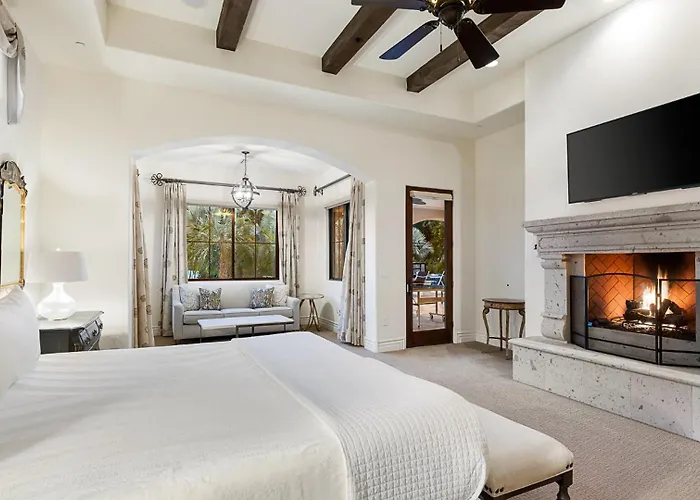 Holiday home Paradise Valley Manor Pool, Spa, Pickleball, Views Scottsdale