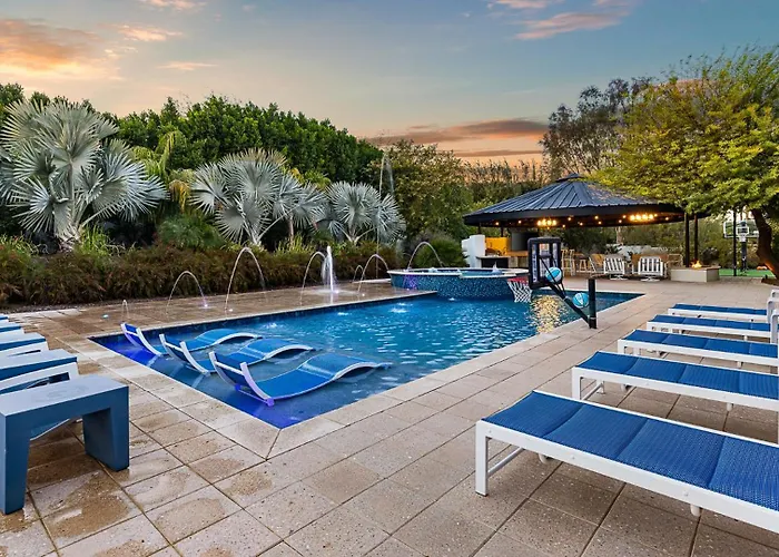 Paradise Valley Manor Pool, Spa, Pickleball, Views Holiday home *